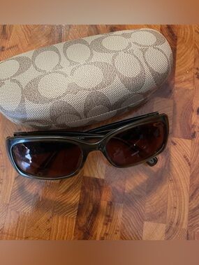 Coach Women's Sunglass Frames. Olive Color. Includes Case. No Lenses